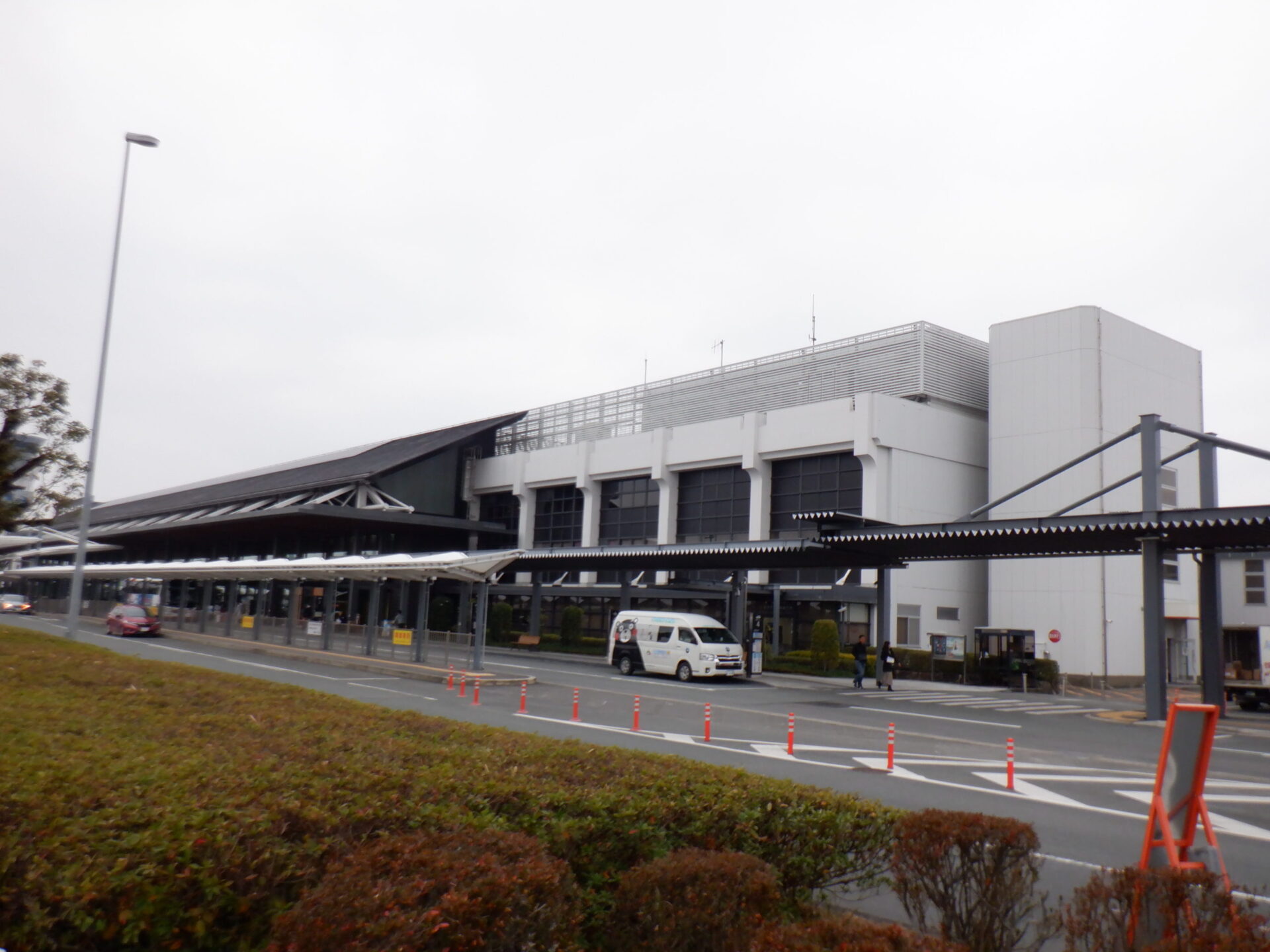 熊本空港（現在国内線は、仮ターミナルで運営中）